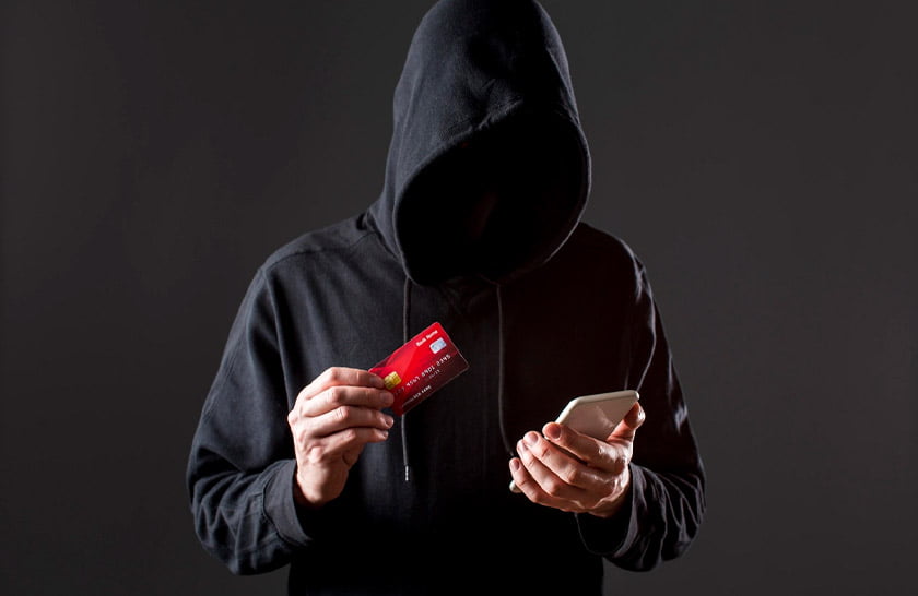 hackers y victimas de ciberdelitos