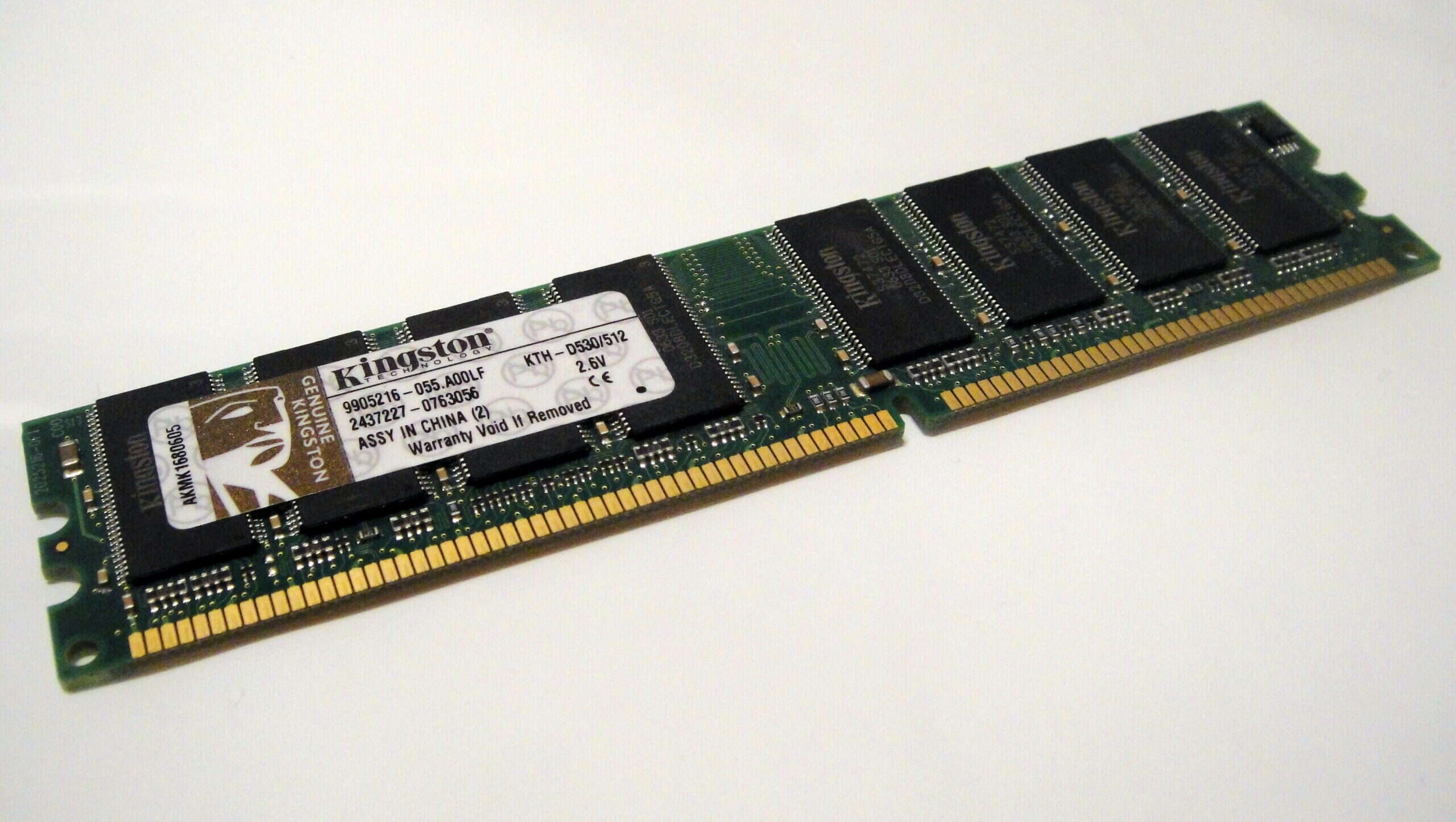 Módulo de memoria RAM DDR, el componente cuyo precio subió hasta un 90 % durante 2026